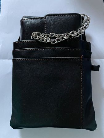 Kellner Geldbörse Portemonnaie schwarz mit Tasche kette