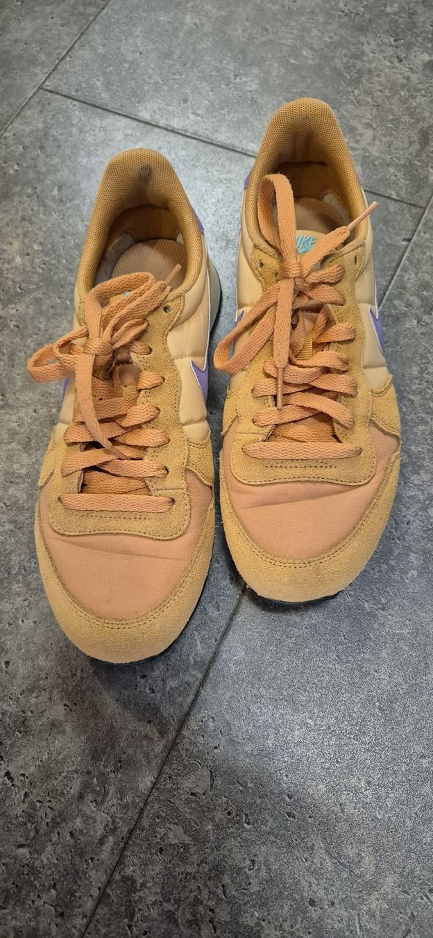 Nike Damenschuhe: Nike  – Gebraucht aus Cortaillod von ramssa