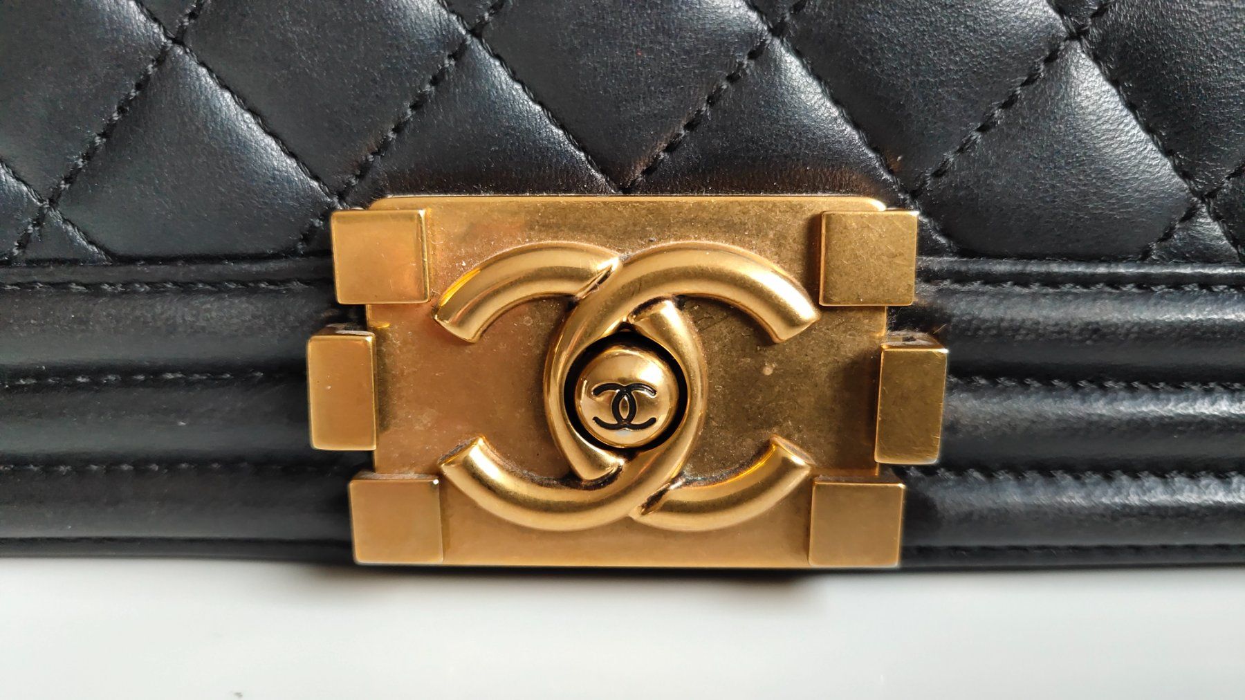 Chanel Borse: Chanel boy bag old medium – Usato da Meilen venduto da Aphrodite87 6
