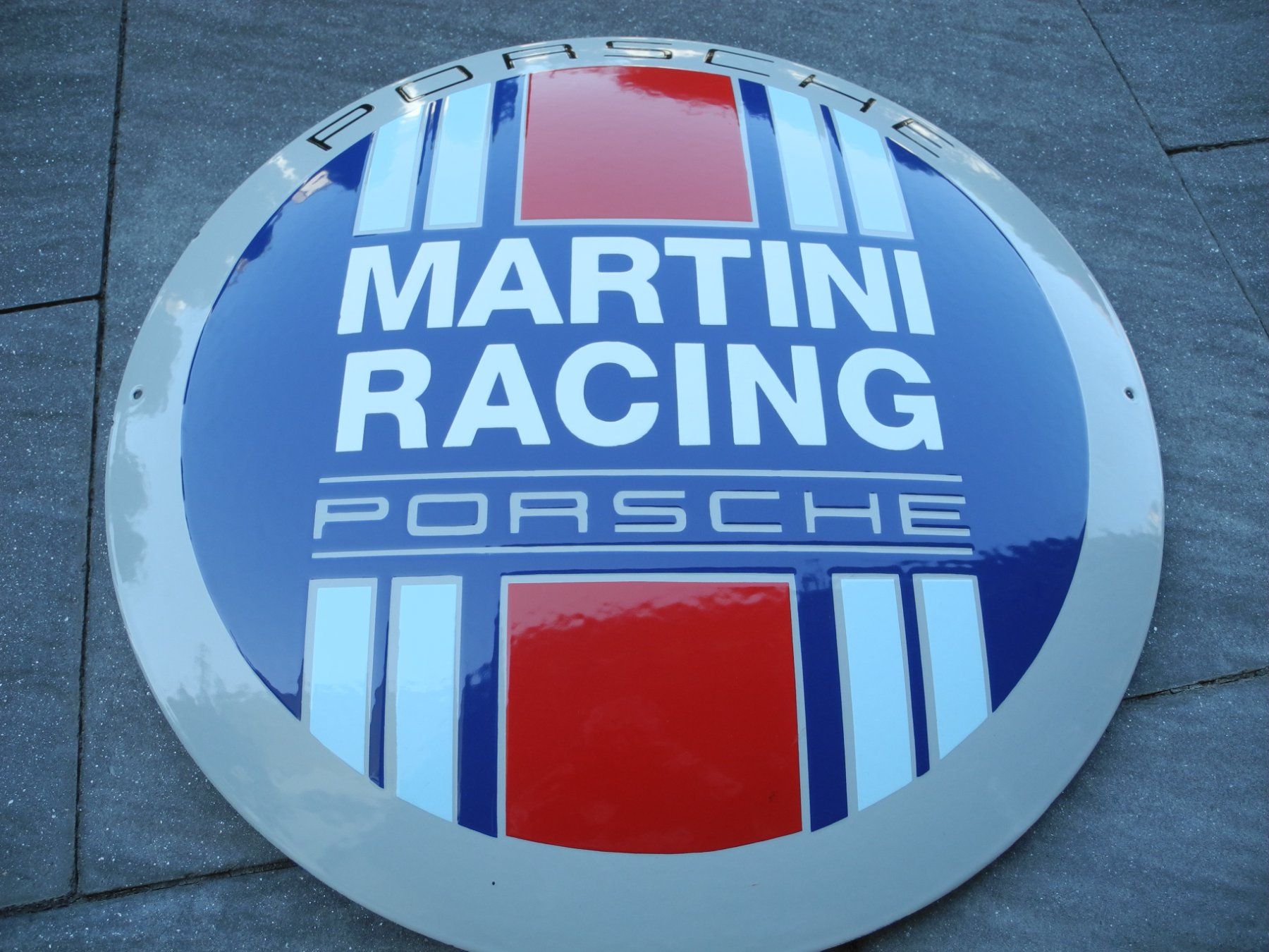 Porsche Schilder: GROSSE PORSCHE-MARTINI EMAILSCHILD – Neu (gemäss Beschreibung) aus Reinach AG von Huckleberrysix 1