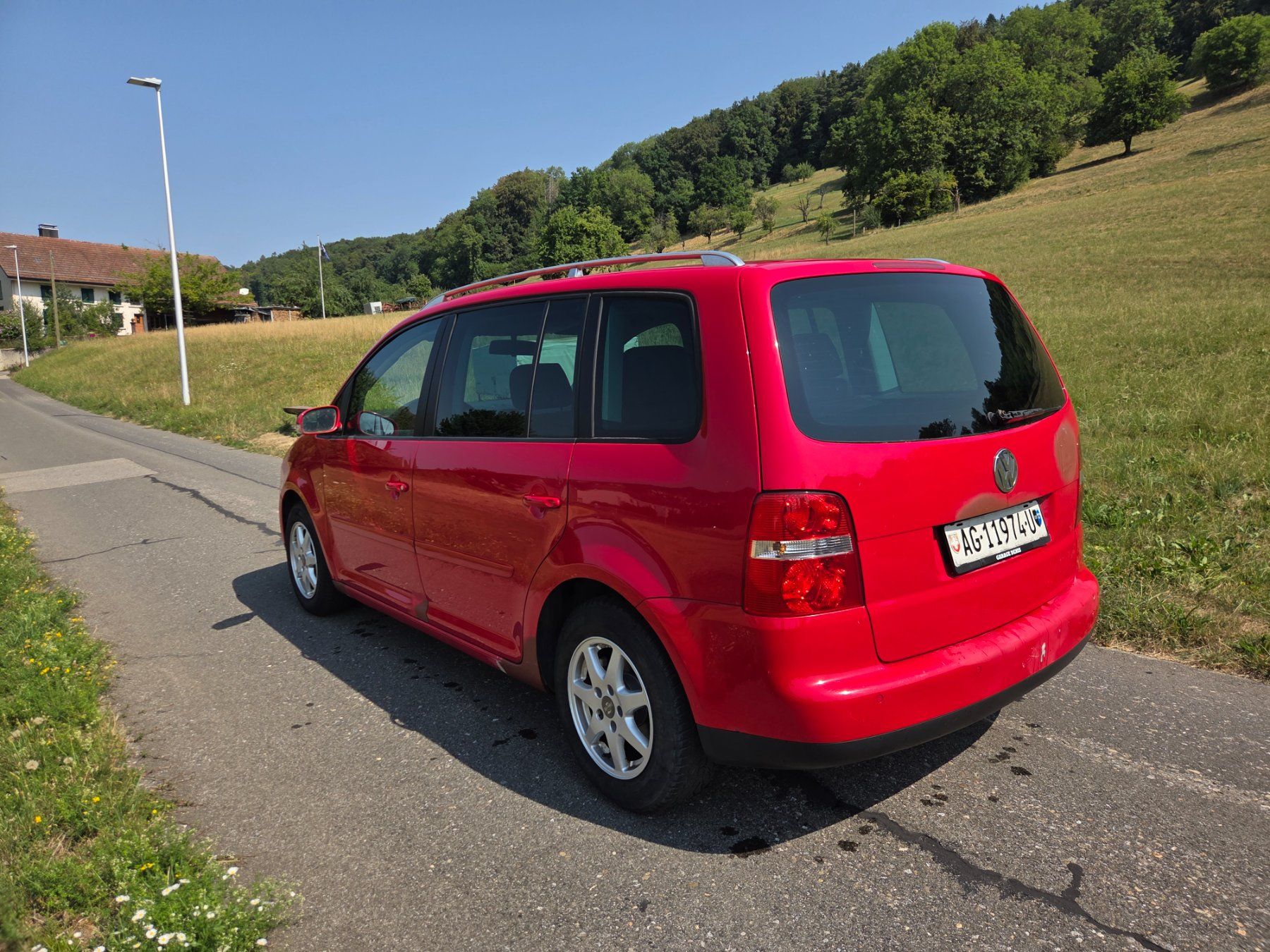 VW Autos: VW Touran Automat – D'occasion à Reinach AG par GarageDenis 3