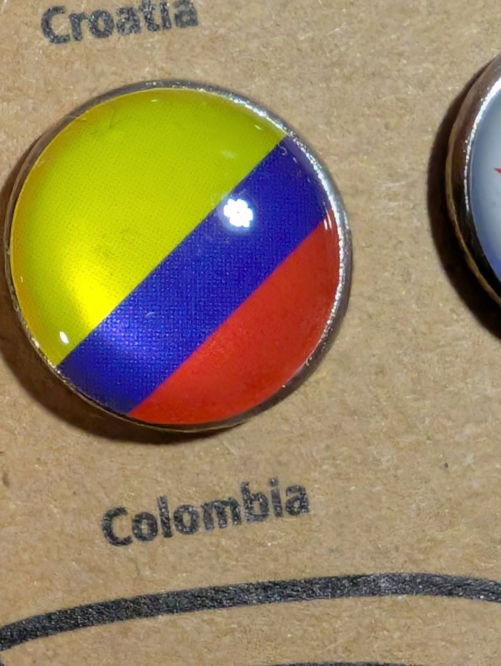 Plaketten & Abzeichen: Ansteckpin LW: Länderwappen – Gebraucht aus Oppligen von Pin-Fall-Shop