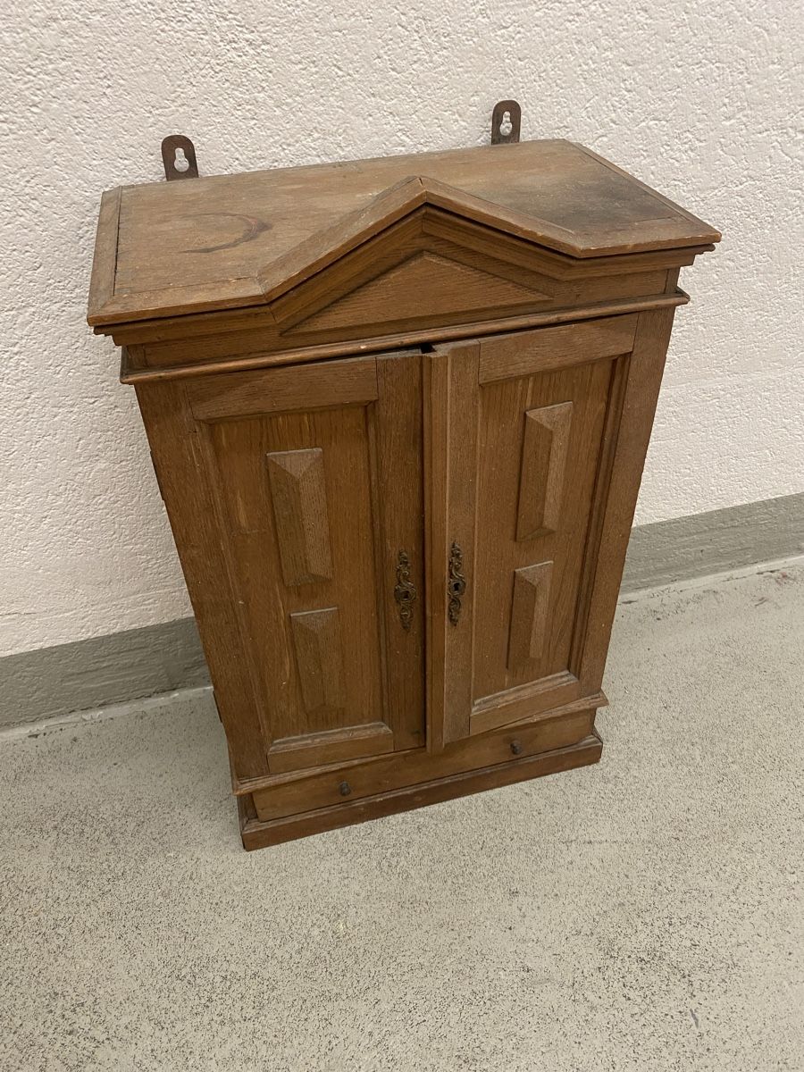 Armoires: Antike Apotheke Schrank  – D'occasion à Männedorf par Adamiat 5