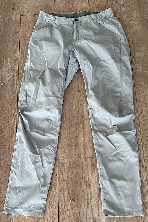 Pantaloni: Arcteryx Kletterhose Konseal Pant 6 – Usato da Alpnach Dorf venduto da rerifeme