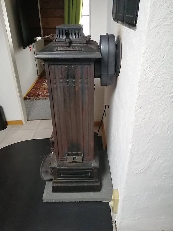 Altri mobili d'antiquariato: Holzofen – Usato da Engi venduto da Im010 1