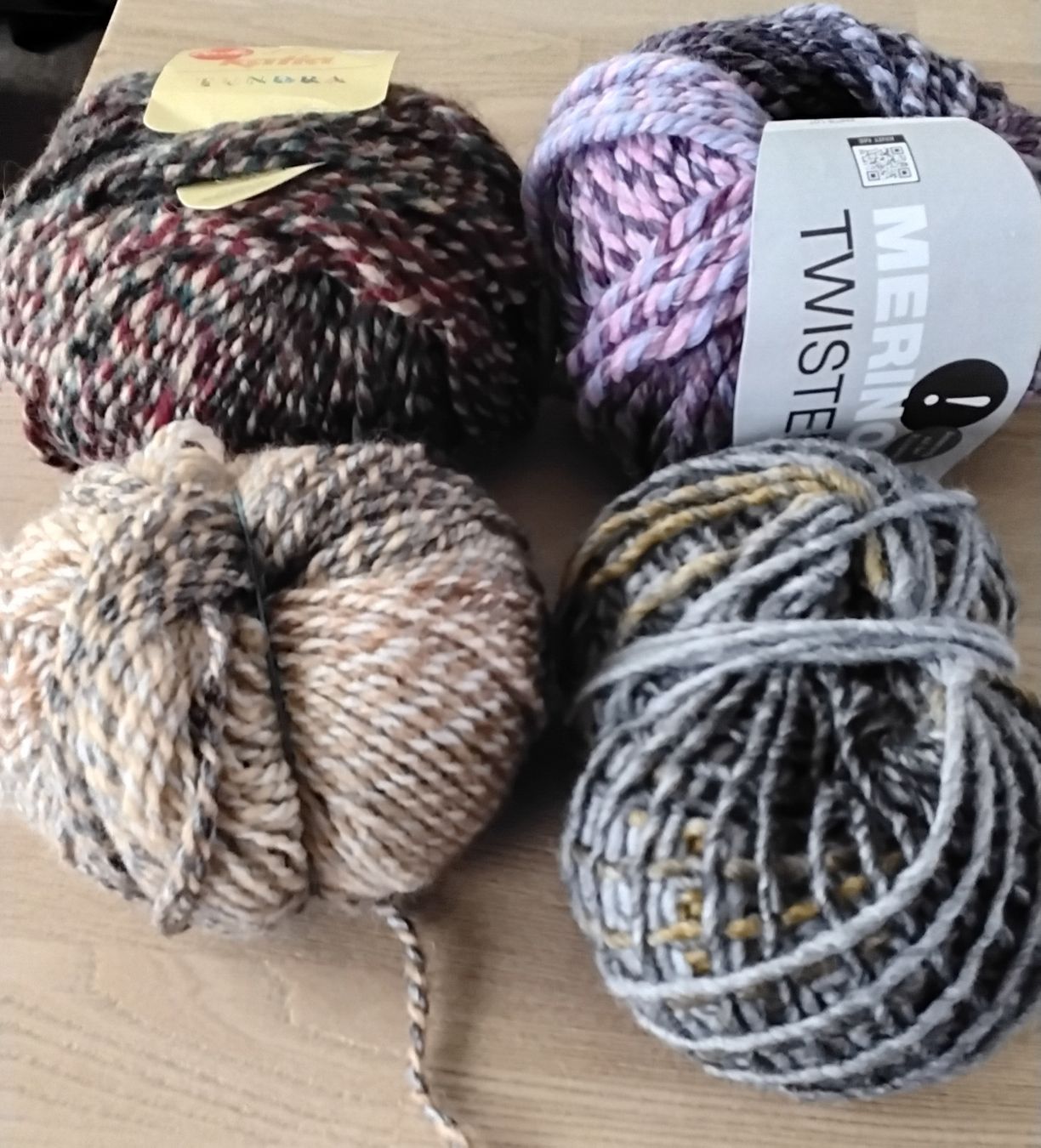 Lana: Wollresten ca. 1kg – Usato da Rupperswil venduto da Joggi023 1