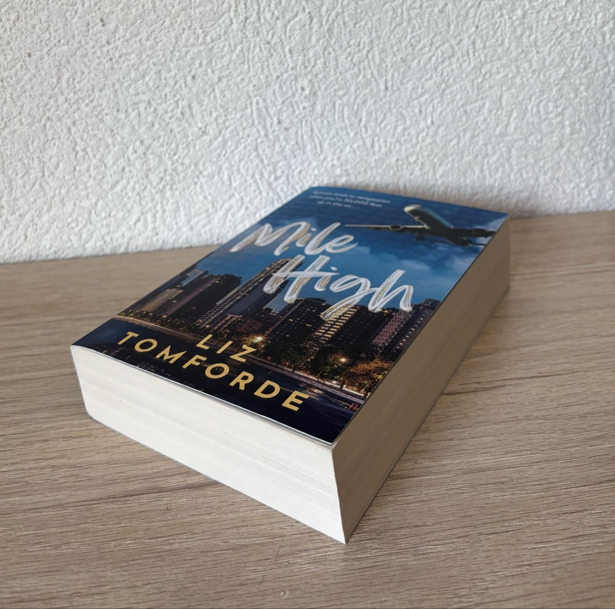 Libri: Mile High - Liz Tomforde – Nuovo e nell'imballaggio originale da Monthey venduto da Fleur_57w8 3