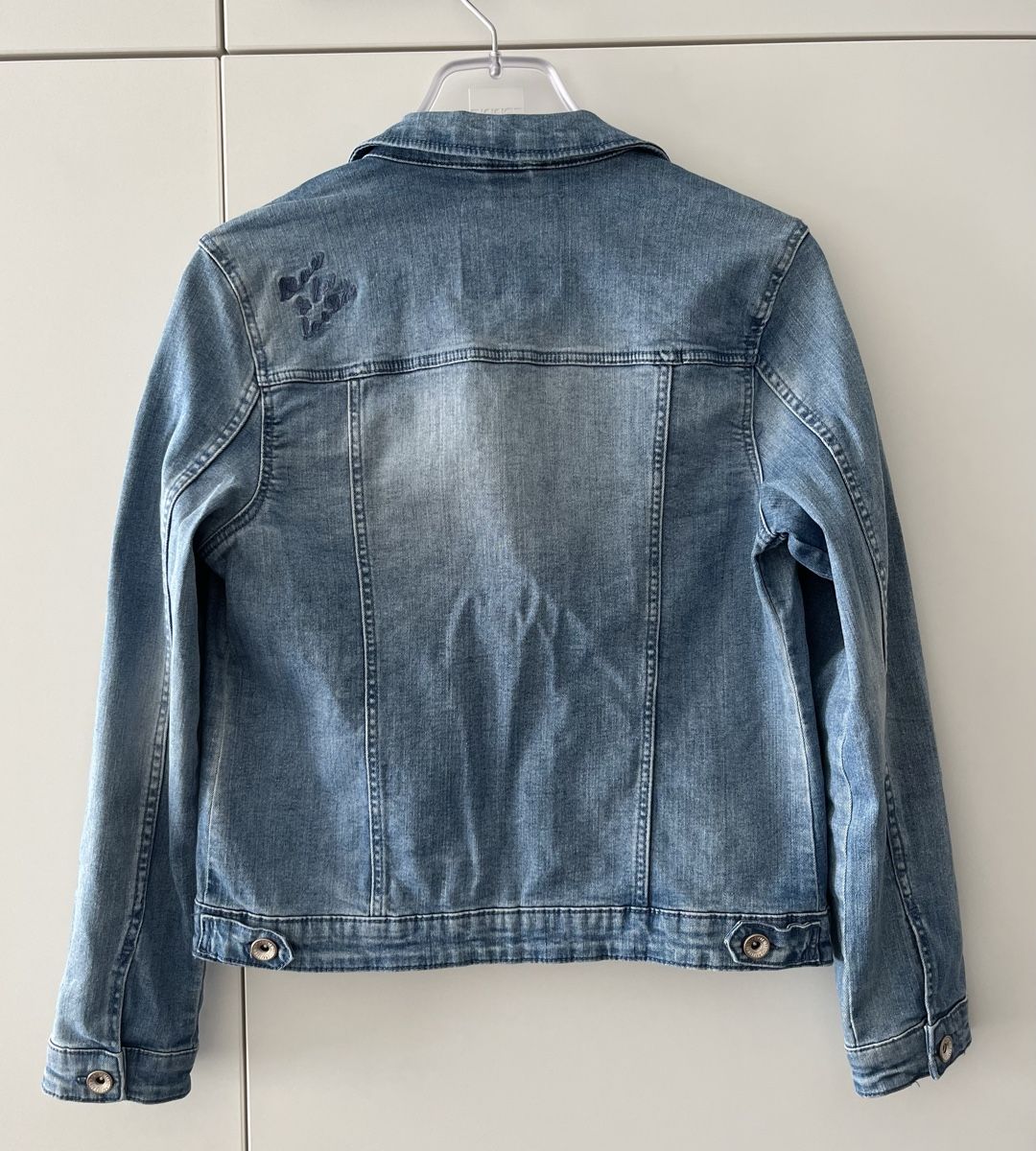 Jacken & Mäntel: Girly Rule Jeansjacke mit Schmetterlingen  – Gebraucht aus Basel von Lila11 2