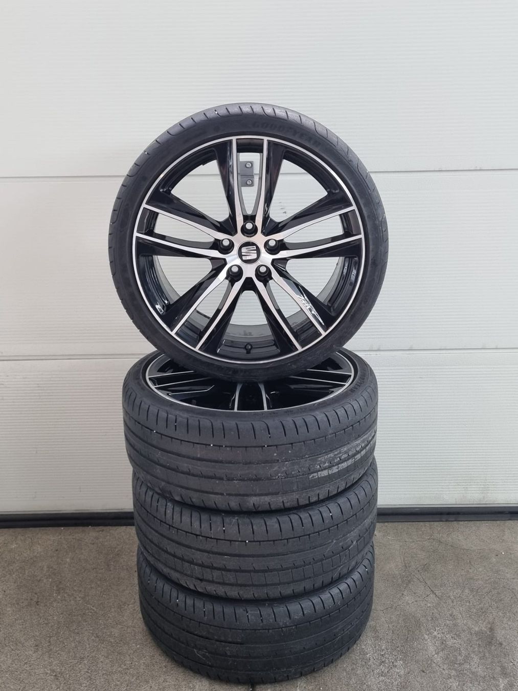 Seat Pneumatici & Ruote complete: Seat Leon Sommerräder 19 Zoll – Usato da Kirchdorf AG venduto da Cartastic_AG 2