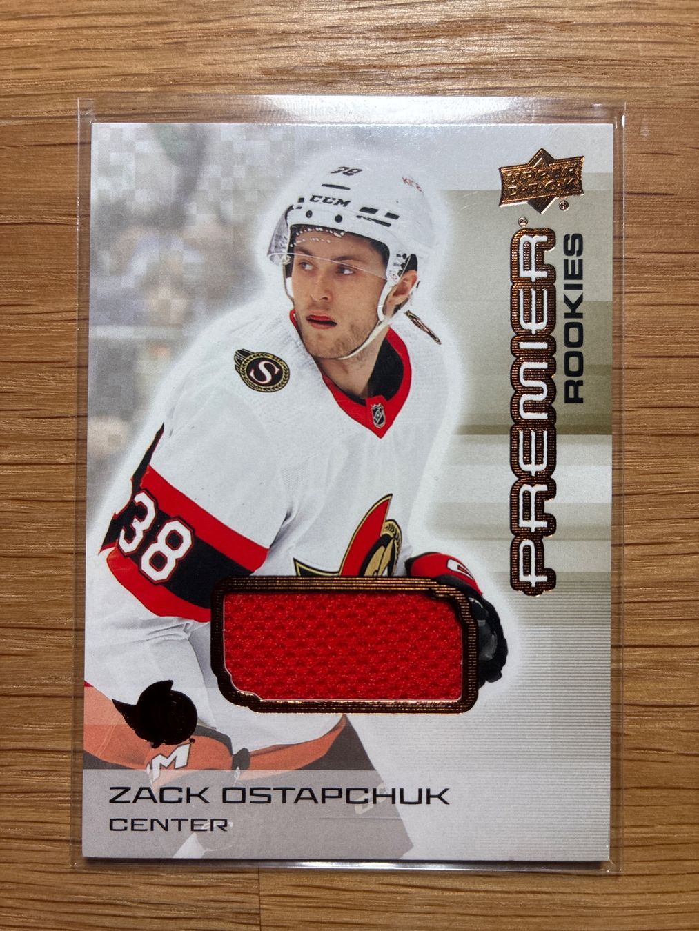 Topps Carte collezionabili: Upper Deck Premier Rookie Zack Ostapchuk Ottawa patch – Usato da Wangenried venduto da Garagara