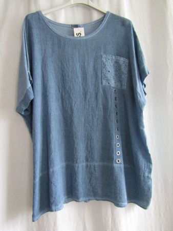 Gr. 48/56, Tunika Jeansblau, Kimonoschnitt mit Nieten/Spitze