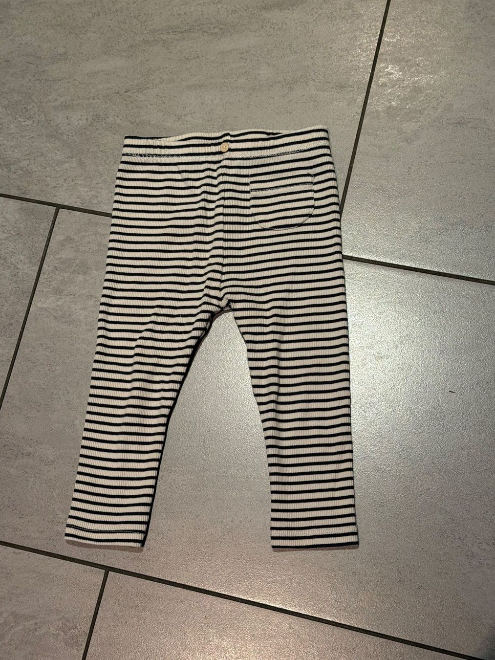 Zara Pantalons: Hose - Grösse 86 - ZARA – D'occasion à Bülach par Loredana13
