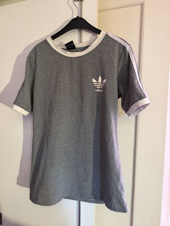 Adidas T-Shirt Grösse S, Grau, Kurzarm, Sommer Shirt ☀️