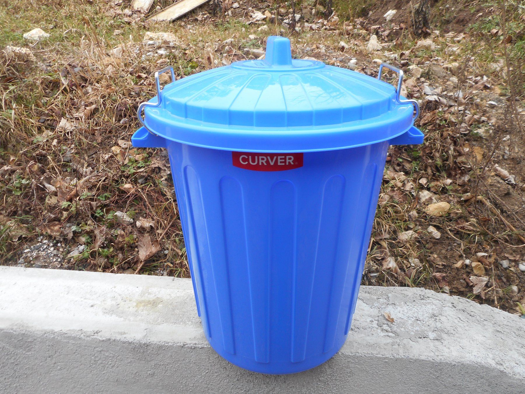 Altro per la casa: Eimer mit Deckel 23Lt – Nuovo (secondo la descrizione) da Bretzwil venduto da gbfluck