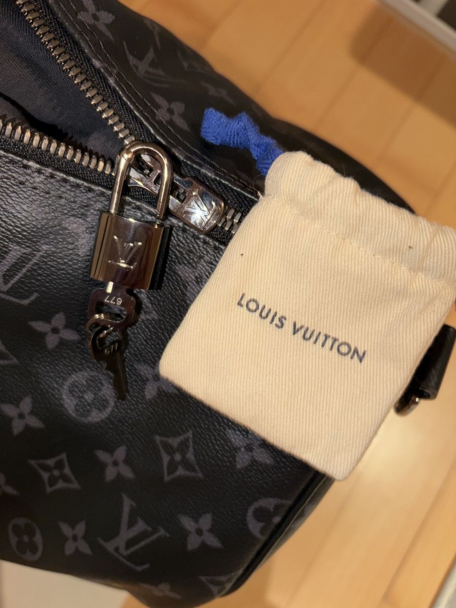 Louis Vuitton Borse: Louis Vuitton Keepall 55 Bandoulière Monogram Eclipse - Top – Usato da Rudolfstetten venduto da mon_jzb6 1