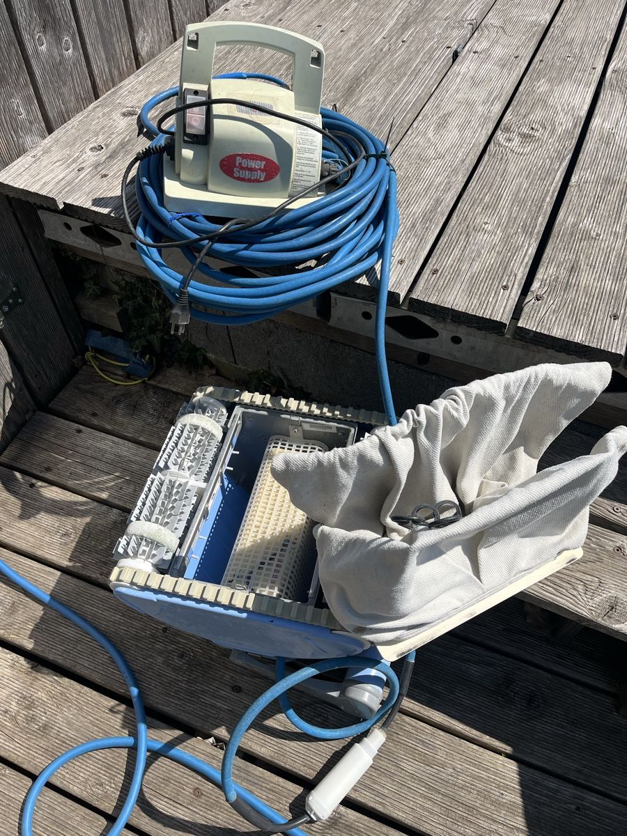 Dolphin Schwimmbad-Zubehör: Robot piscine Dolphin Dynamic Plus – Gebraucht aus Formangueires von Msantos 3