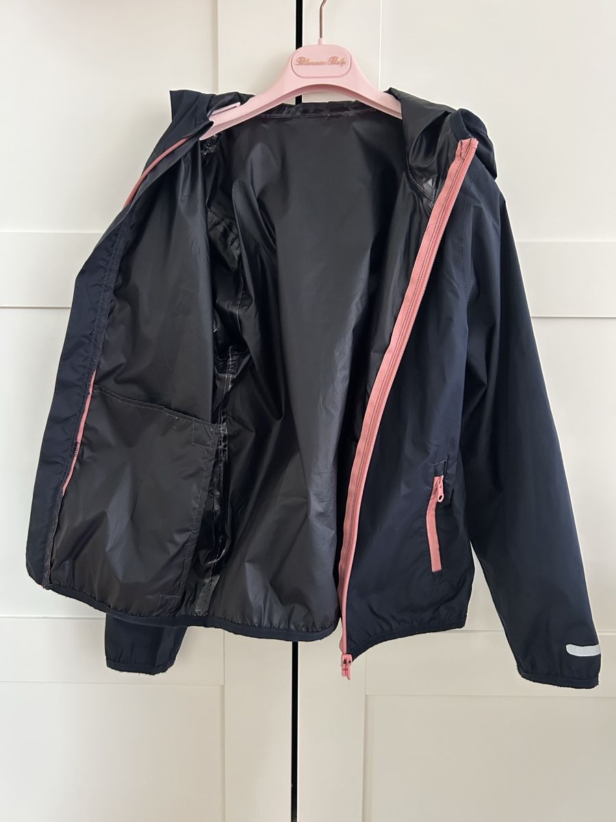 Jacken & Mäntel: Crivit girls packable rain jacket Regenjacke 8-10 Y – Gebraucht aus Kilchberg ZH von malibubeach 1