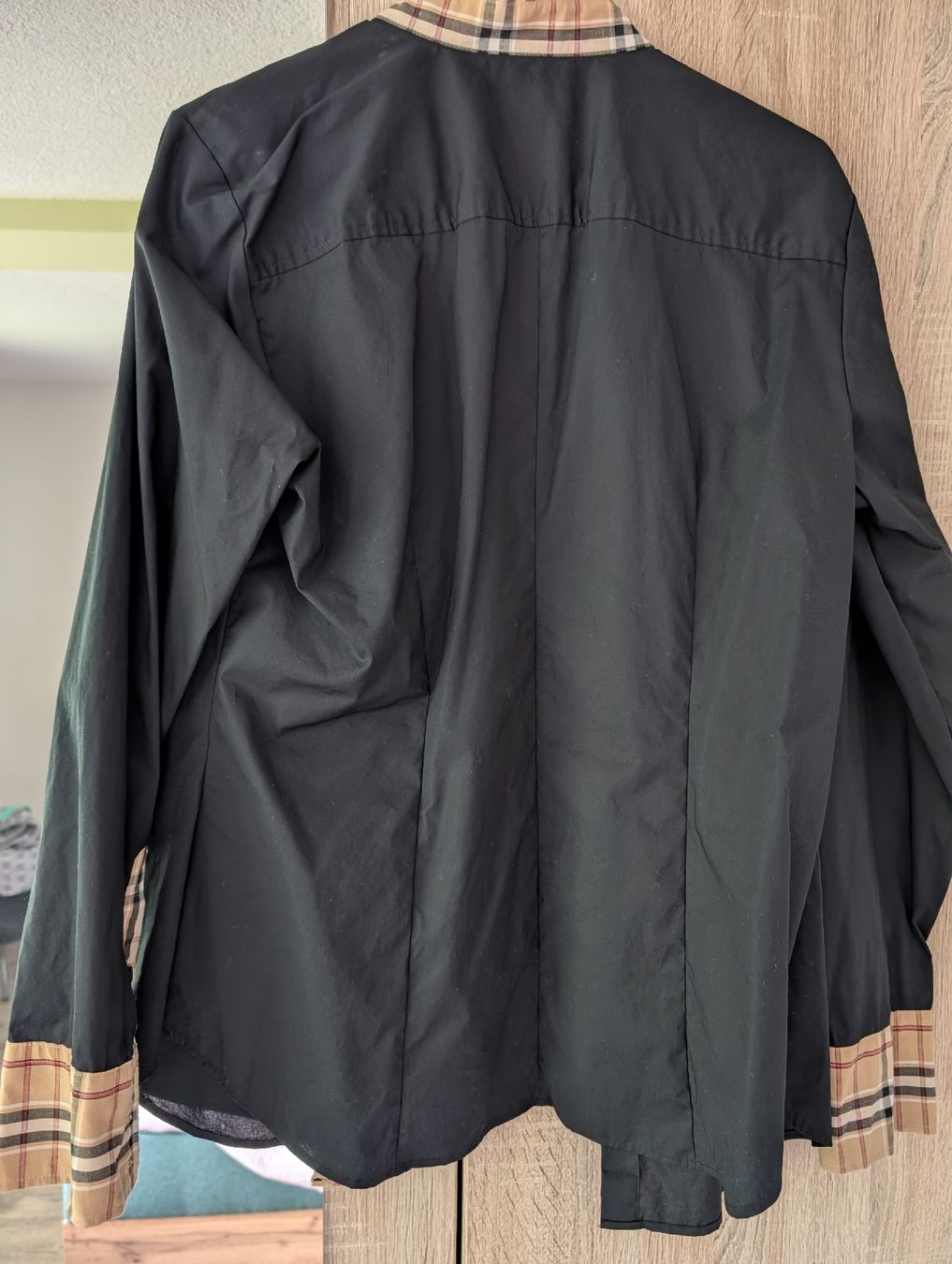 Blusen: Bluse schwarz, Seidensticker mit Burberry-Muster, Grösse 44 – Neu (gemäss Beschreibung) aus Adelboden von Markusandra 2