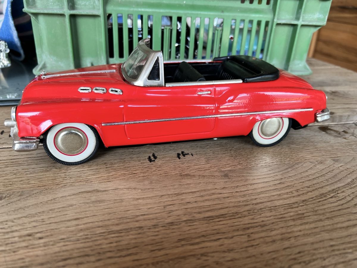 Modellautos: Oldtimer USA Modellauto 1/16 – Gebraucht aus Sevelen von Ritiplampi