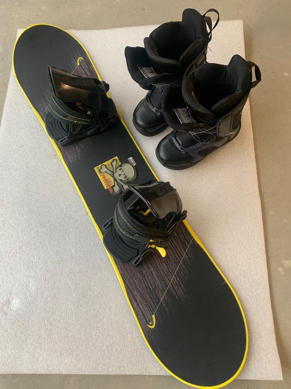 Head Boards: HEAD Kinder Snowboard-Set inkl.Bindung& Firefly Boots Gr.34 – Gebraucht aus Schwarzenberg LU von Anita_Castelli