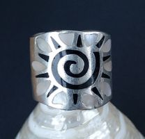 RING MIT SPIRALE SONNE IN 925 SILBER