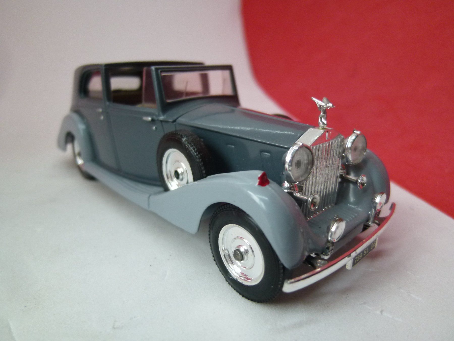 Rolls Royce Modellini d'auto: Rolls Royce Phantom III - dunkel -/hellgrau = selten – Usato da Reiden venduto da Aston2