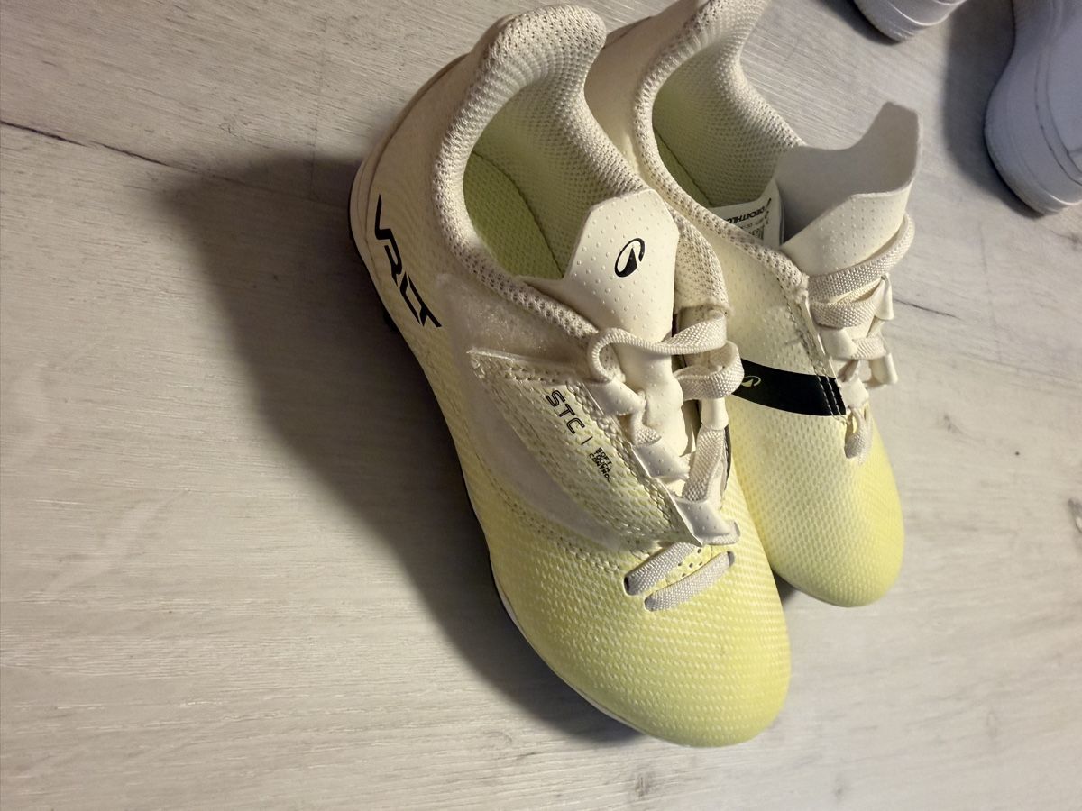 Chaussures garçon: Fussballschuhe Kind 29 – Neuf (Voir description) à Scheuren par dijamaNt12 3