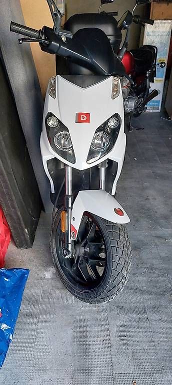 Scooters: Scooter Derbi Variant Sport 50- moteur défectueux – Gebraucht aus Yverdon-les-Bains von adr_kl8v