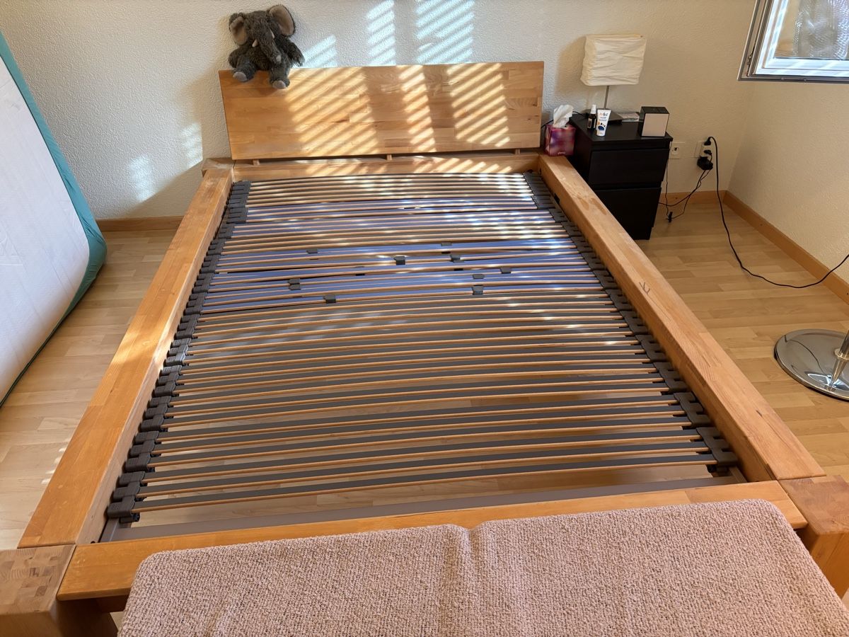 Betten: Bettgestell 140x200cm – Gebraucht aus Busswil BE von jas_578y 1