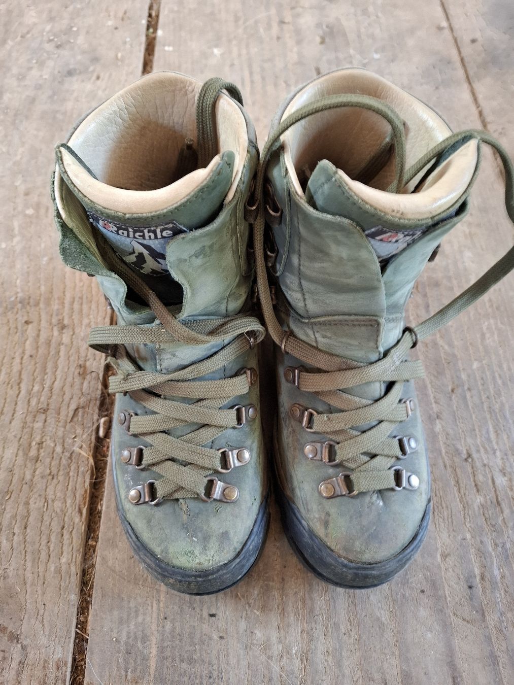 Raichle Chaussures hommes: chaussures de marche collectors – D'occasion à Epiquerez par Larechesse