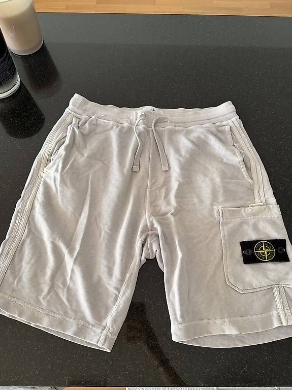 Pantaloni: Stone Island Shorts – Usato da Wittenbach venduto da fil_k7gp