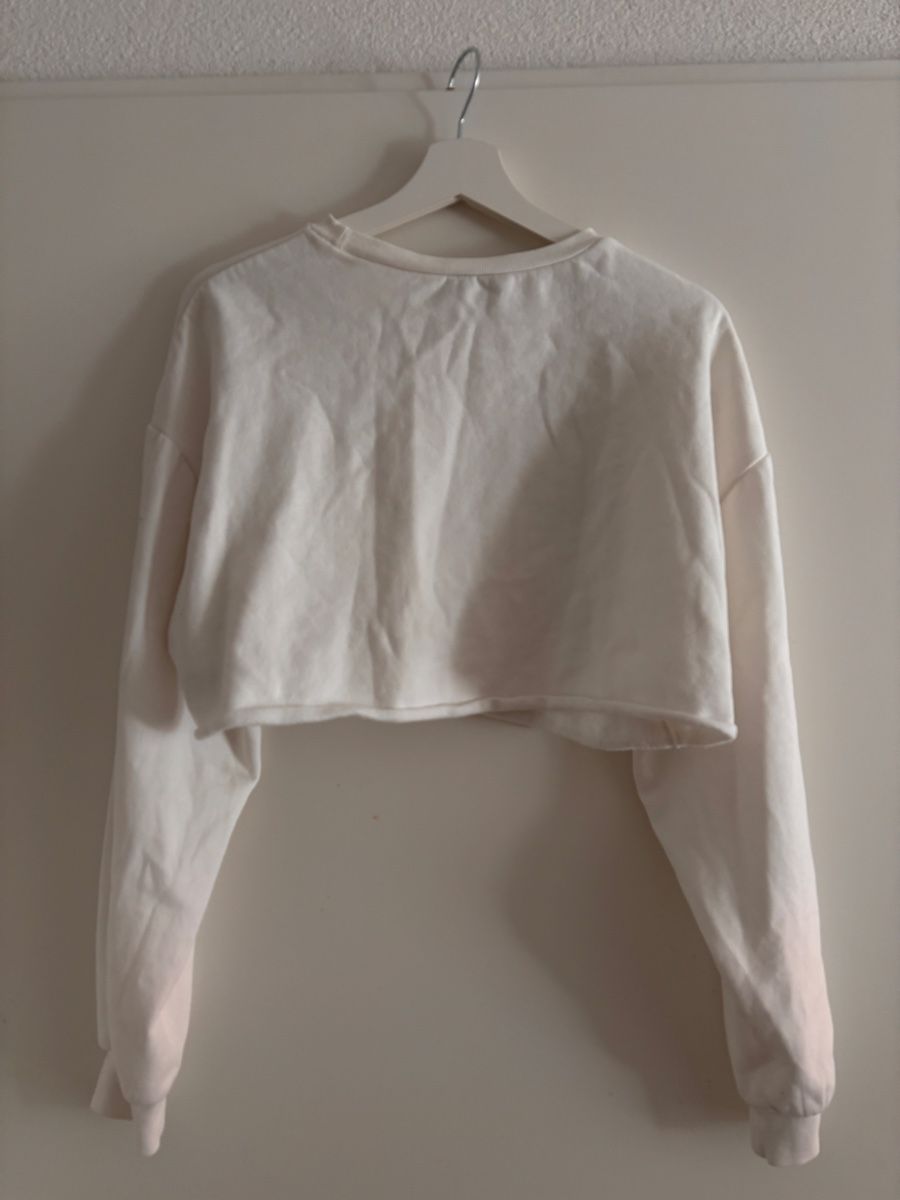 H&M Pullover & Sweatshirts: Cropped Sweater weiss – Gebraucht aus Lausen von Claudj1 1