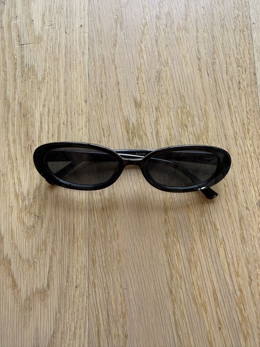 Occhiali & Lenti: Lässige Sonnenbrille in schwarz  – Usato da Zürich venduto da sandro_colombini