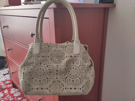 Schöne Tasche für Frühling und Sommer