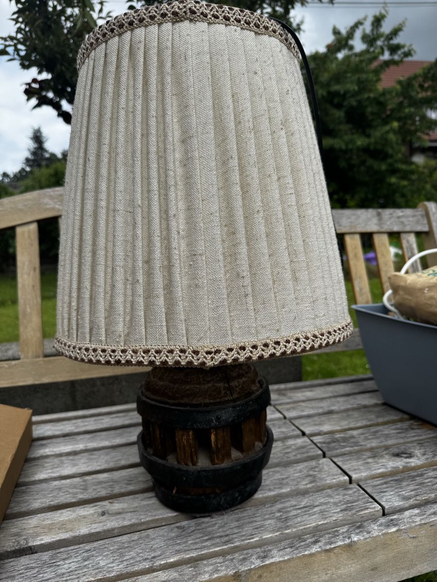 Lampes: Rustic Wooden Wagon Wheel Table Lamp with Shade! – D'occasion à Seuzach par Wolf936 1