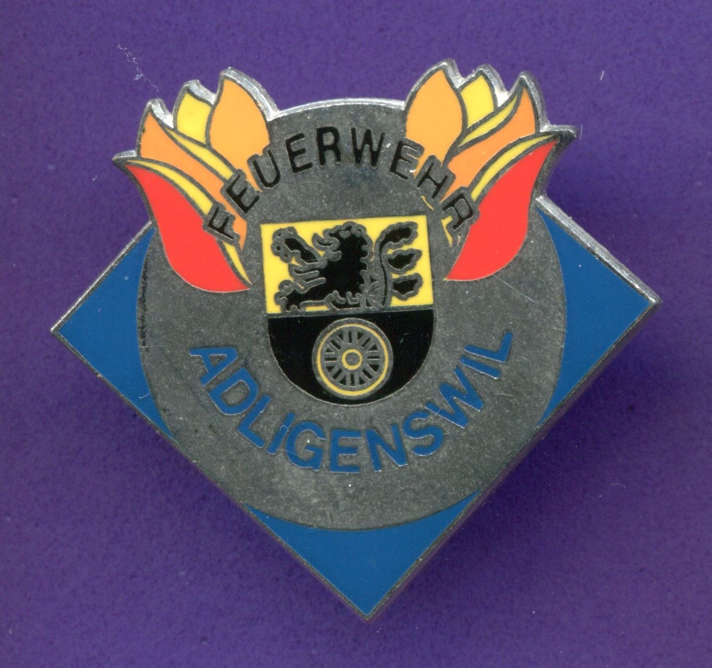 Placchette & Badge: Feuerwehr  ADLIGENSWIL – Usato da Winterthur venduto da Sammleroase