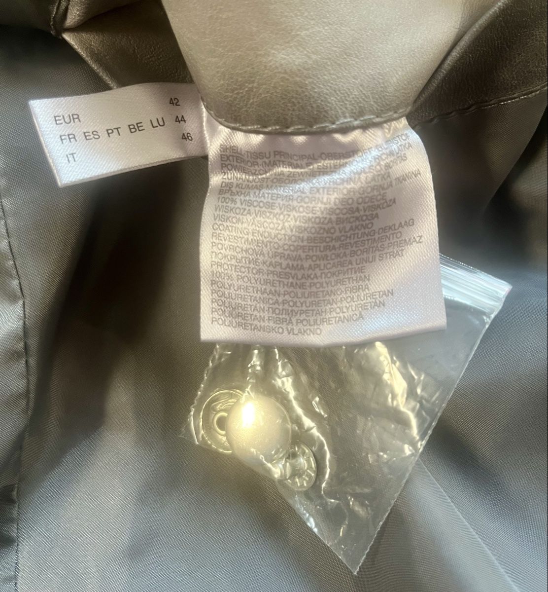 C&A Giacche: Schöne graue Jacke im Lederlook, Gr. 42 – Usato da Weiach venduto da Meine-kleine-Welt 6