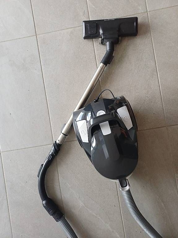 Aspirapolveri & Accessori: Aspirateur sans sac – Usato da Aven venduto da menthe17