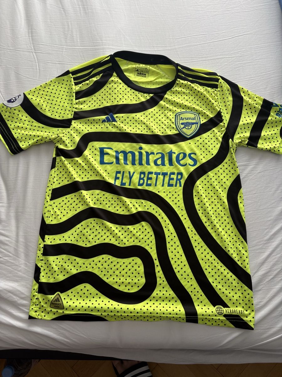 Canottiere & Pantaloni: Arsenal Saka Trikot Grösse M – Usato da Zürich venduto da mar_cns7