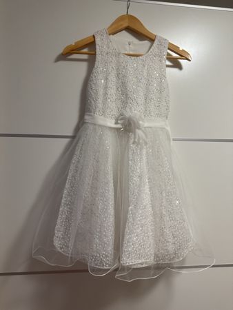 Schönes Mädchen Kleid mit Pailletten & Blumen-Applik.