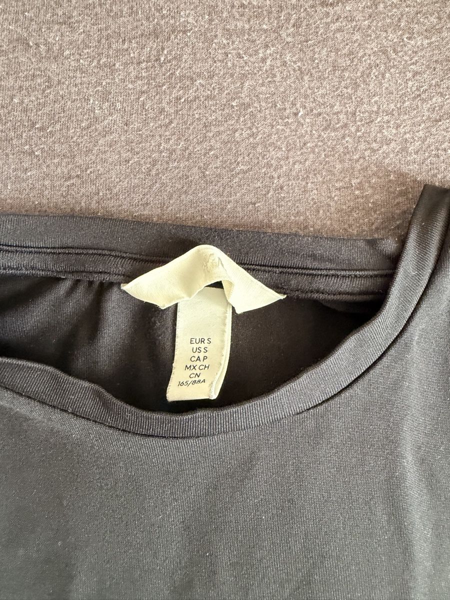 H&M Top: Top – Usato da Unterentfelden venduto da ame_tf2n 1
