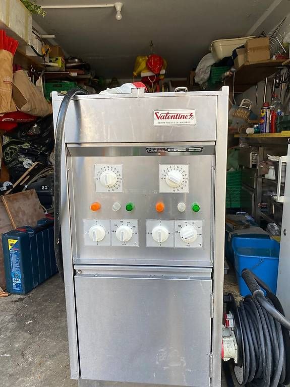 Cucine complete: Vend une friteuse Valentine double bacs – Usato da Martigny venduto da seater