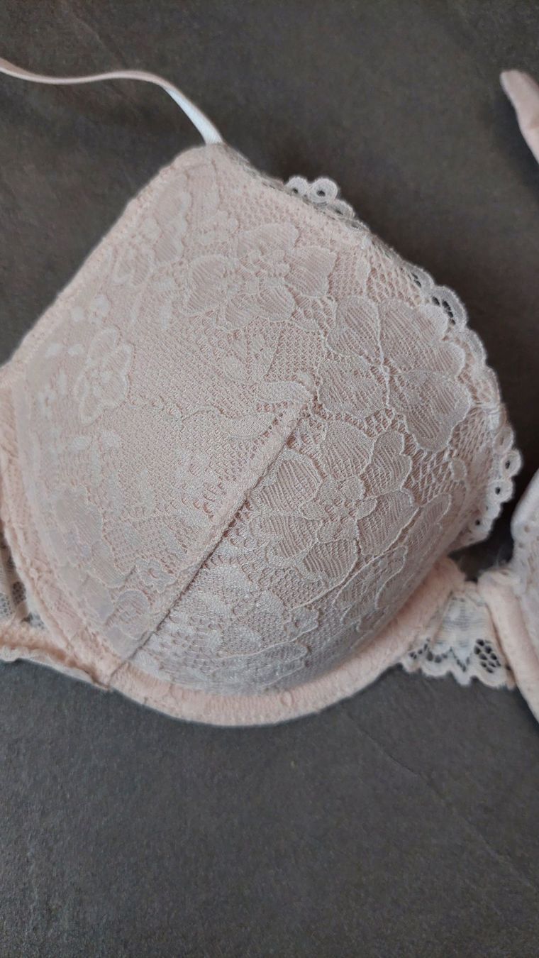 H&M Altra biancheria intima: NEU!  BH Gr. 80B – Nuovo e nell'imballaggio originale da Illgau venduto da usa_c6q6 2