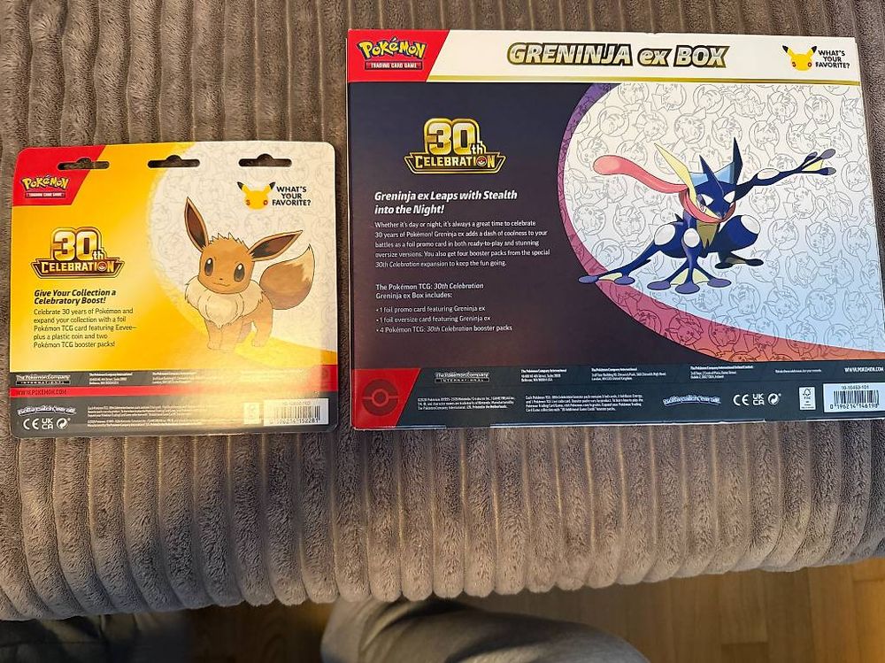 Pokémon 30 Jahre Greninja ex Box & Evoli Blister Englisch (Gebraucht ...