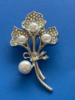 Luxus Elegante  Brosche mit Kunstperlen Farbe: Silber