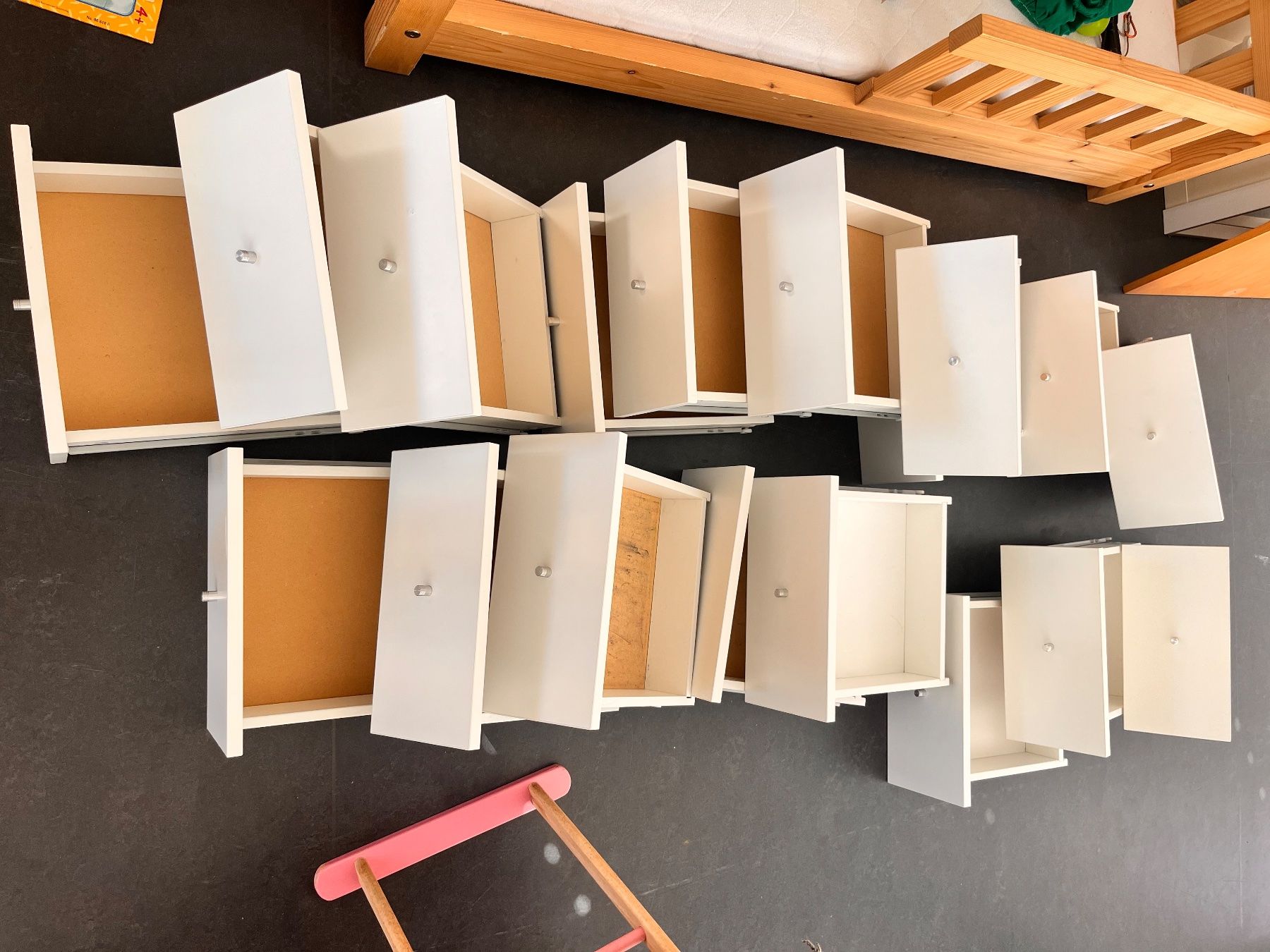 Ikea Étagères: Kallax Schubladen und Türen – D'occasion à Steffisburg par reg_c7wt 1