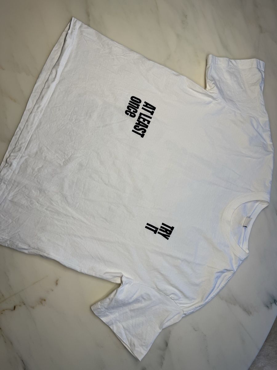 Bershka T-shirt: Bershka T-Shirt - Grösse L – Usato da Wohlen AG venduto da Coco_91