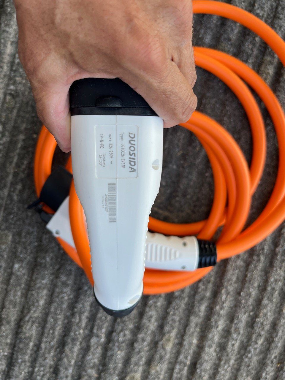 Cavi: Ladekabel Typ 2 auf Typ 1 – Usato da Hausen AG venduto da Genner01 1