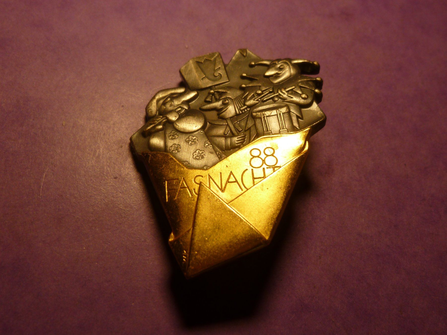 Placchette & Badge: BASEL 1988 GOLD – Usato da Ried (Muotathal) venduto da Mandarin02