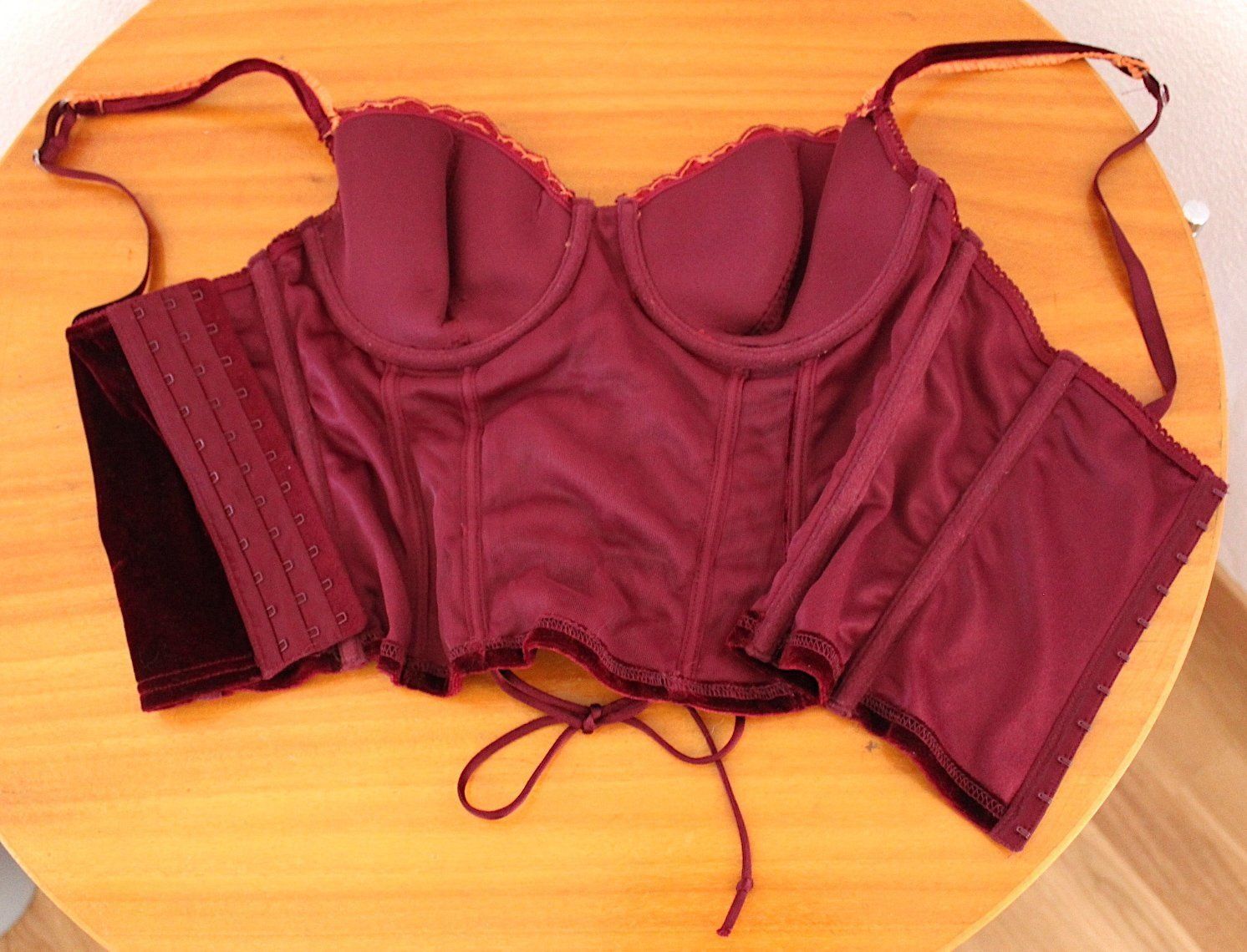 Top: Neuwertige Corsagen , Gr. 80B – Usato da Locarno venduto da madame-tus-sauds 4